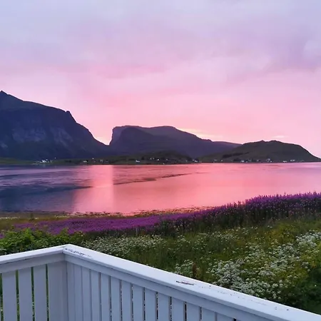 Authentic 1880 Nordlandshus - Private Tidal & Mountain View * Krystad