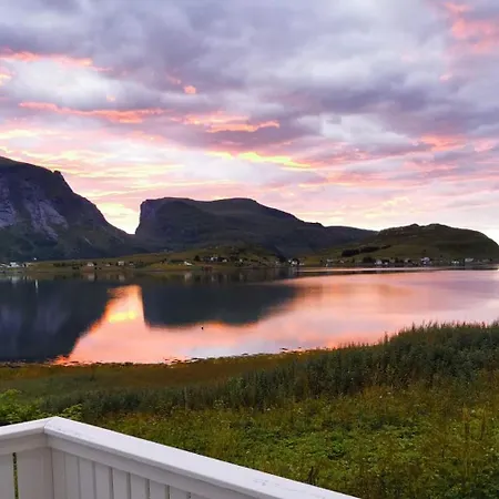 Willa Authentic 1880 Nordlandshus - Private Tidal & Mountain View Krystad