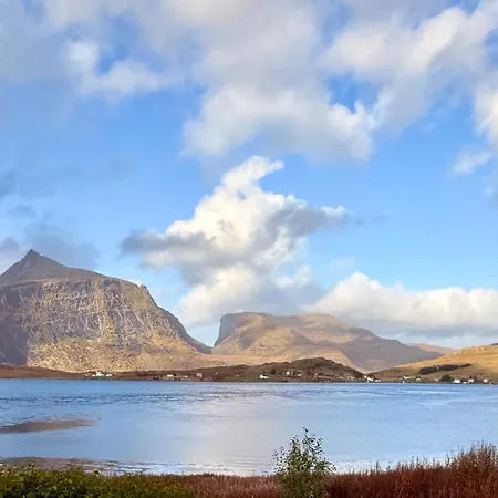 Authentic 1880 Nordlandshus - Private Tidal & Mountain View