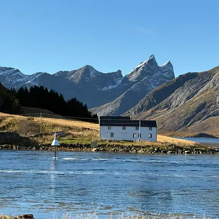 Willa Authentic 1880 Nordlandshus - Private Tidal & Mountain View